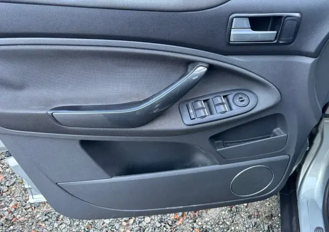 FORD Kuga 2.0 TDCi 2x4 Titanium