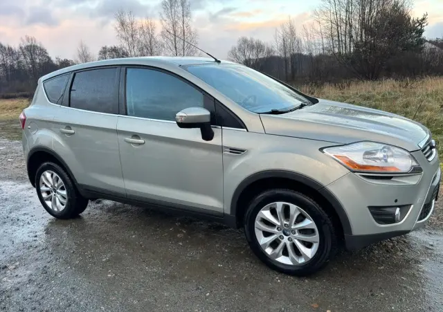 FORD Kuga 2.0 TDCi 2x4 Titanium