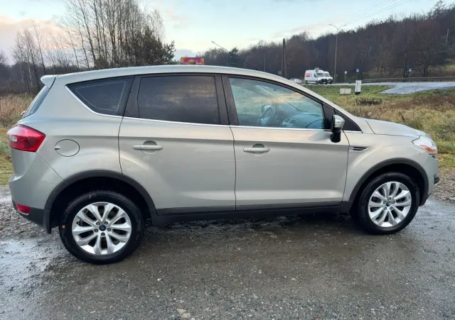 FORD Kuga 2.0 TDCi 2x4 Titanium