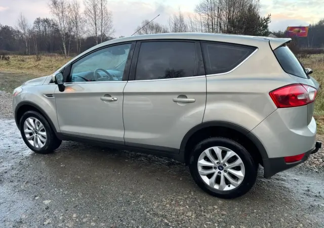 FORD Kuga 2.0 TDCi 2x4 Titanium