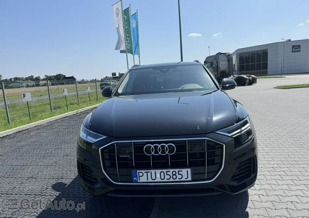AUDI Q8 55 TFSI quattro tiptronic