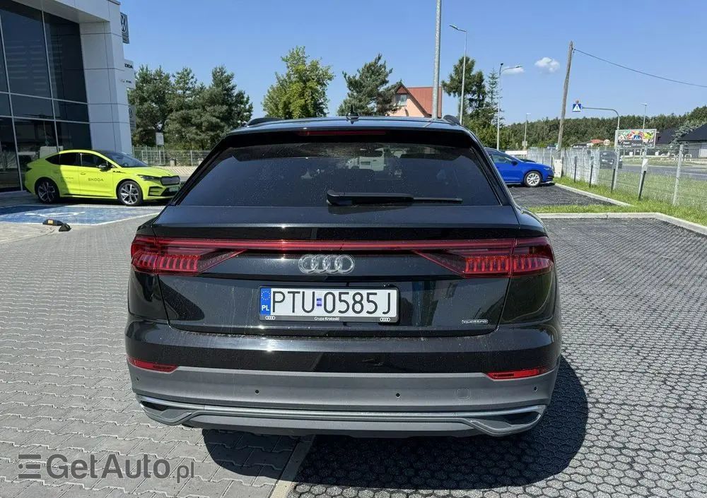 AUDI Q8 55 TFSI quattro tiptronic