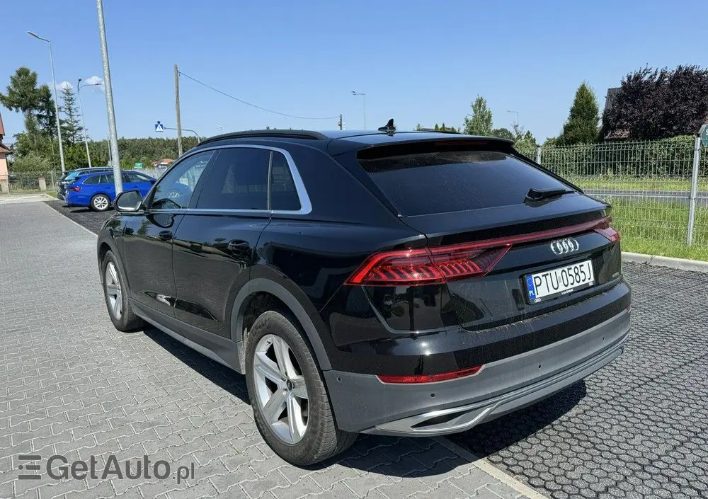 AUDI Q8 55 TFSI quattro tiptronic