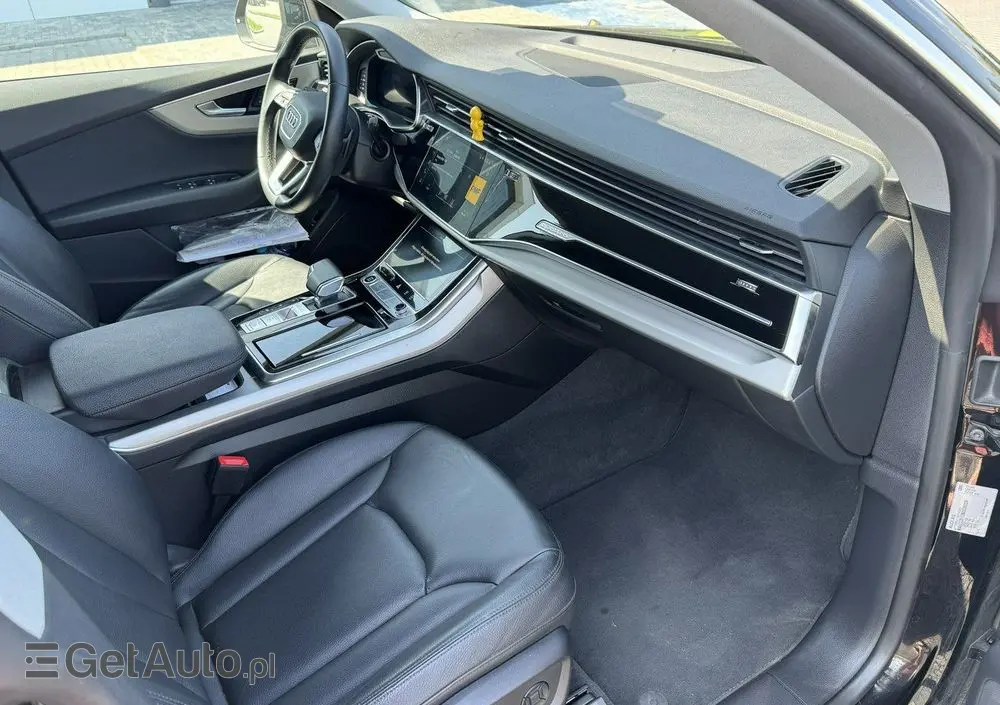 AUDI Q8 55 TFSI quattro tiptronic