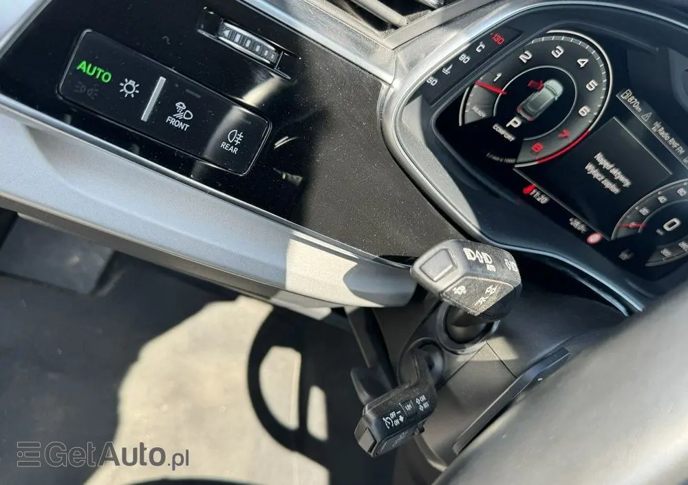 AUDI Q8 55 TFSI quattro tiptronic