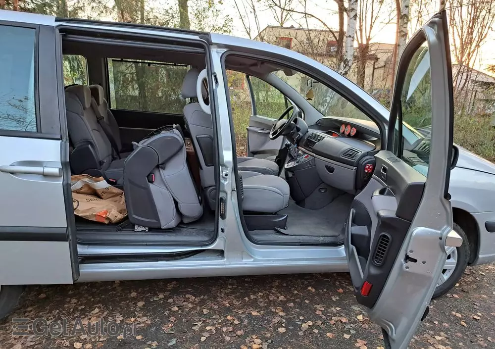 PEUGEOT 807 2.0 HDi Trendy