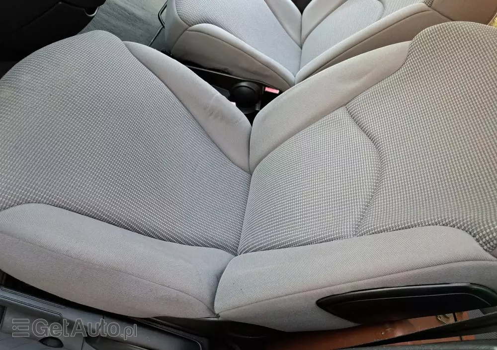 PEUGEOT 807 2.0 HDi Trendy