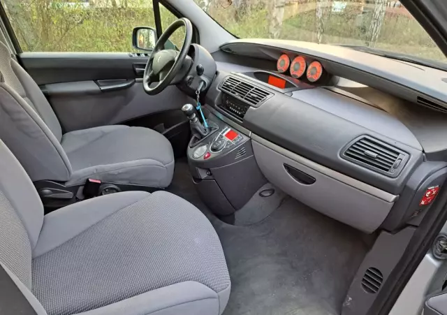 PEUGEOT 807 2.0 HDi Trendy