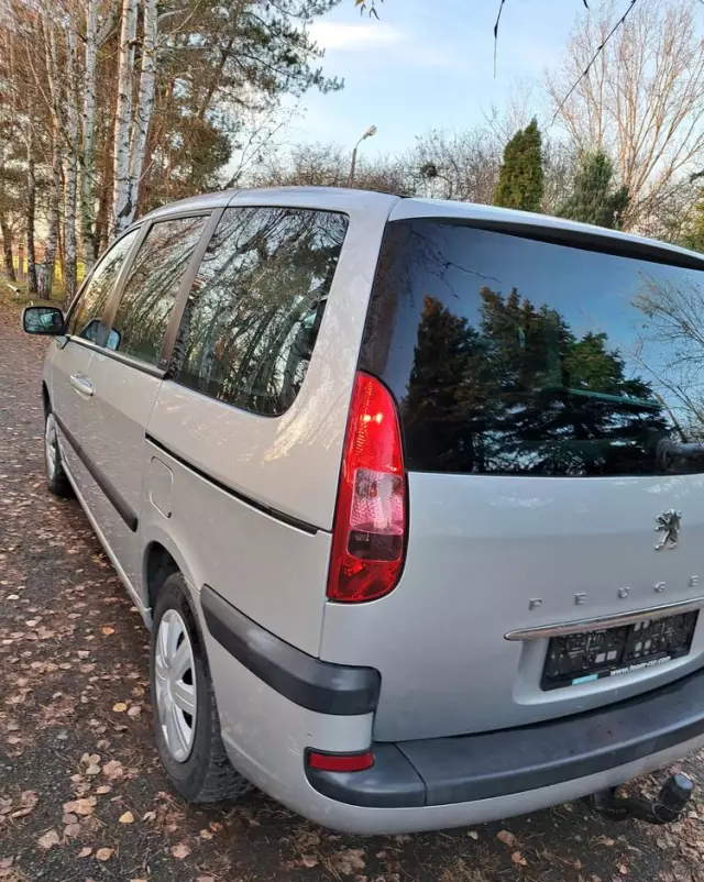 PEUGEOT 807 2.0 HDi Trendy