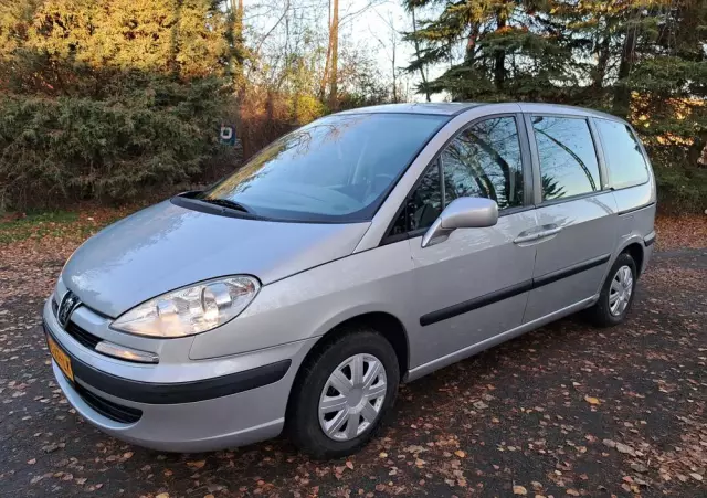 PEUGEOT 807 2.0 HDi Trendy