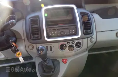 RENAULT Trafic 