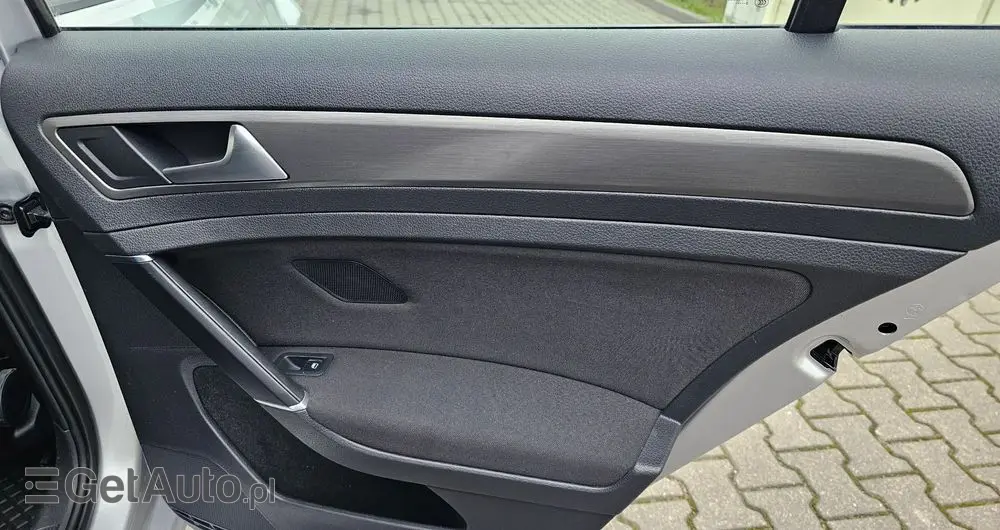 VOLKSWAGEN Golf 1.6 TDI BlueMotion Comfortline