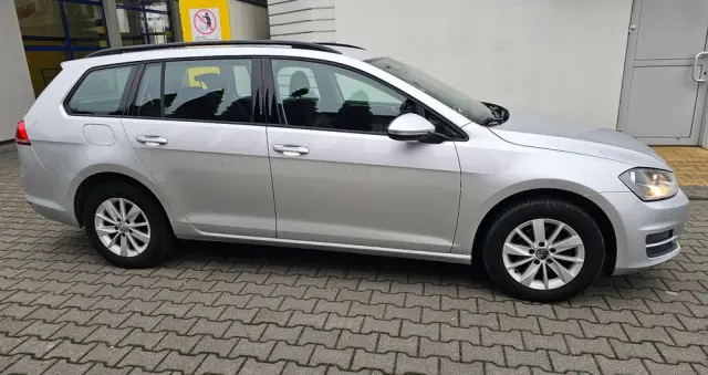 VOLKSWAGEN Golf 1.6 TDI BlueMotion Comfortline
