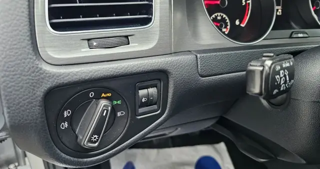 VOLKSWAGEN Golf 1.6 TDI BlueMotion Comfortline