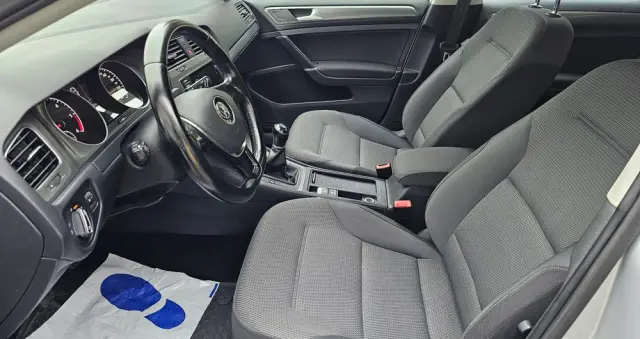 VOLKSWAGEN Golf 1.6 TDI BlueMotion Comfortline
