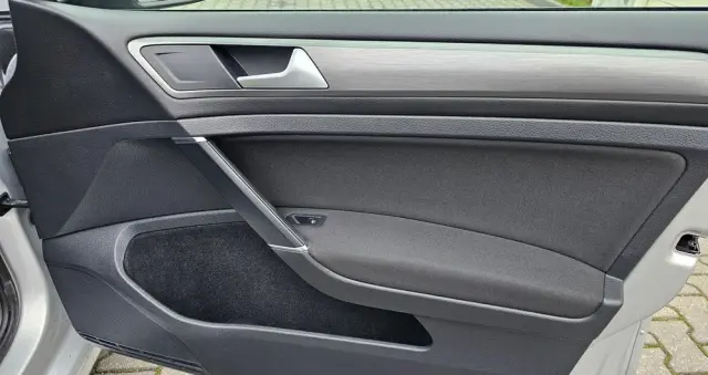 VOLKSWAGEN Golf 1.6 TDI BlueMotion Comfortline