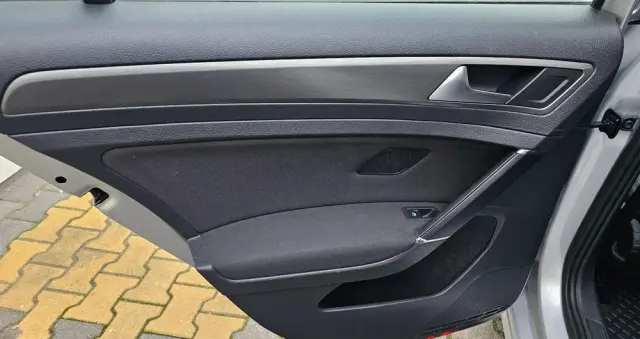 VOLKSWAGEN Golf 1.6 TDI BlueMotion Comfortline