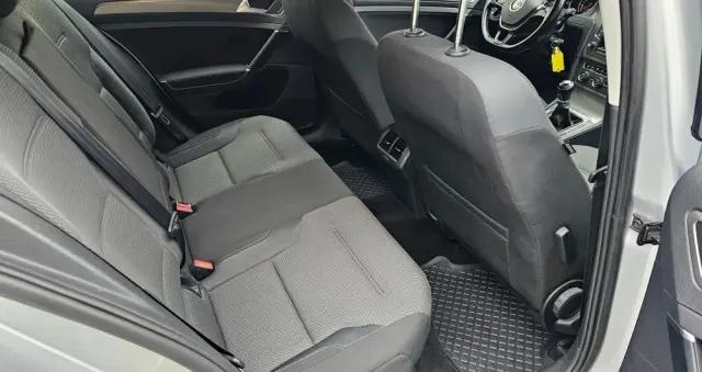 VOLKSWAGEN Golf 1.6 TDI BlueMotion Comfortline