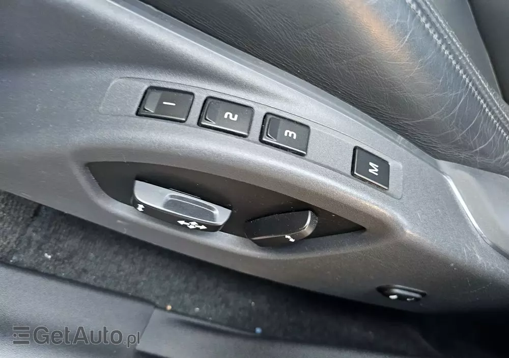 VOLVO XC 60 D3 Drive-E Ocean Race