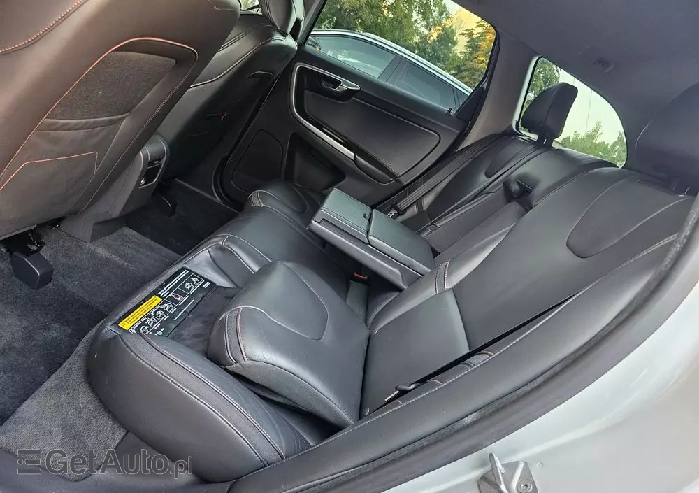 VOLVO XC 60 D3 Drive-E Ocean Race