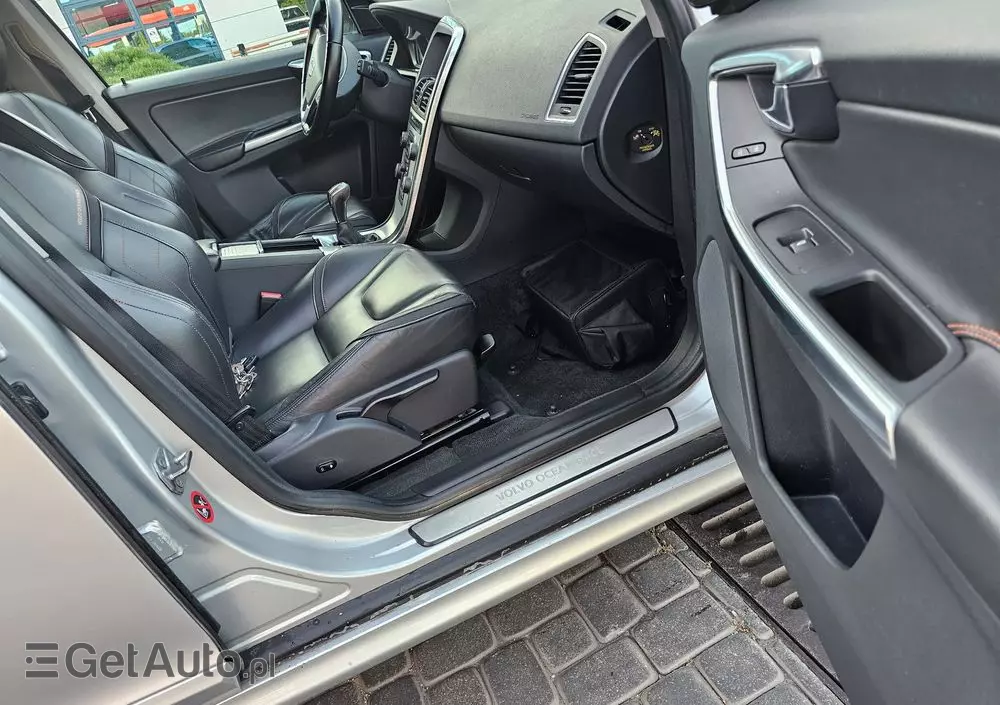 VOLVO XC 60 D3 Drive-E Ocean Race