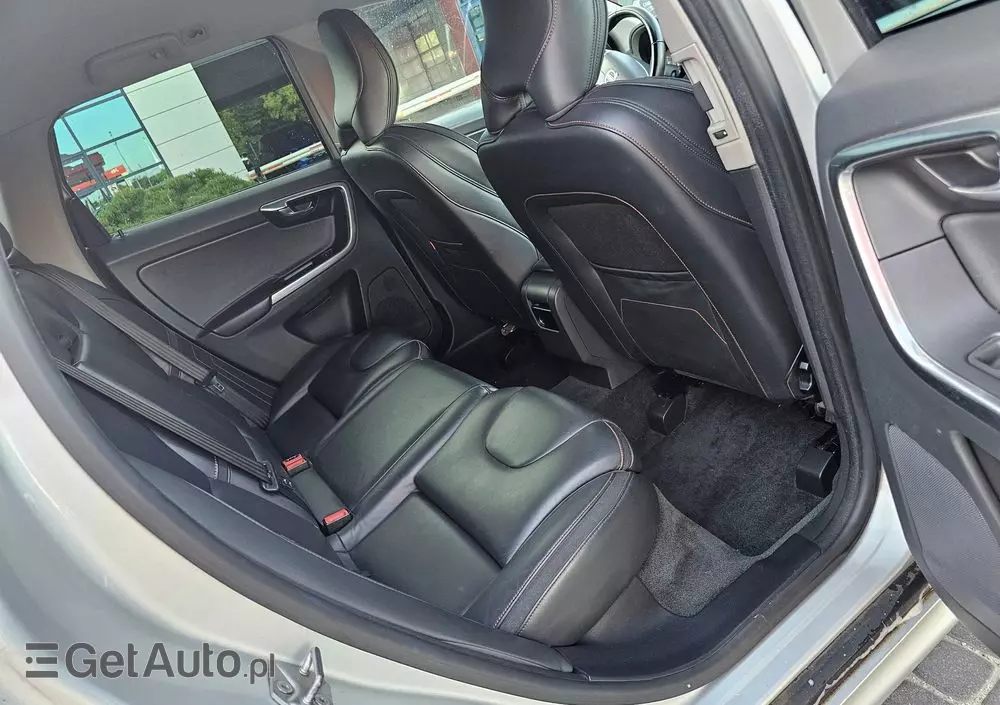 VOLVO XC 60 D3 Drive-E Ocean Race