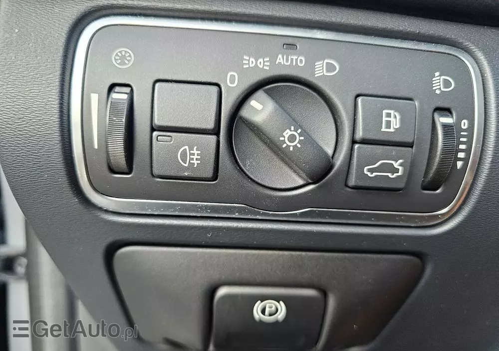 VOLVO XC 60 D3 Drive-E Ocean Race