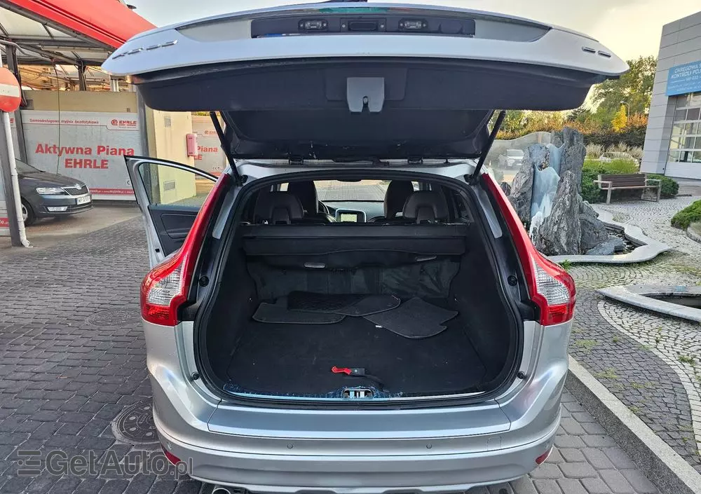 VOLVO XC 60 D3 Drive-E Ocean Race