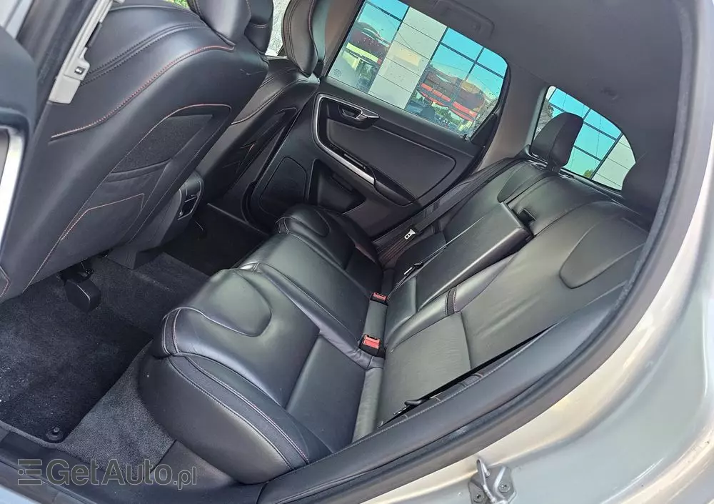 VOLVO XC 60 D3 Drive-E Ocean Race