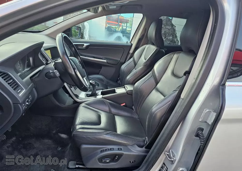 VOLVO XC 60 D3 Drive-E Ocean Race