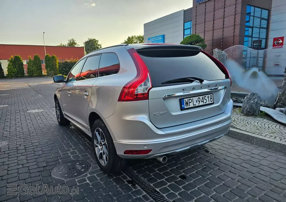 VOLVO XC 60 D3 Drive-E Ocean Race