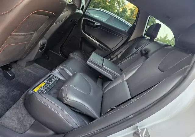 VOLVO XC 60 D3 Drive-E Ocean Race