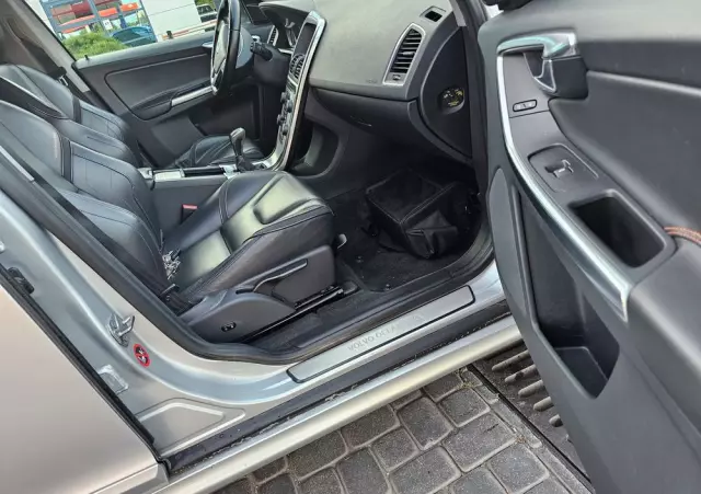 VOLVO XC 60 D3 Drive-E Ocean Race