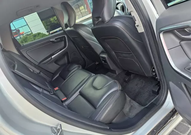 VOLVO XC 60 D3 Drive-E Ocean Race