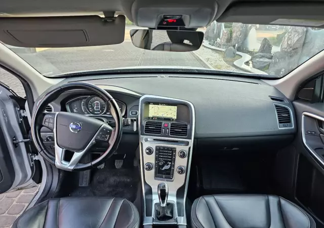 VOLVO XC 60 D3 Drive-E Ocean Race