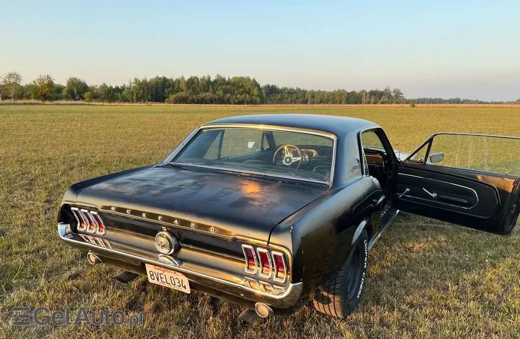 FORD Mustang 