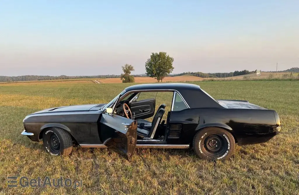 FORD Mustang 