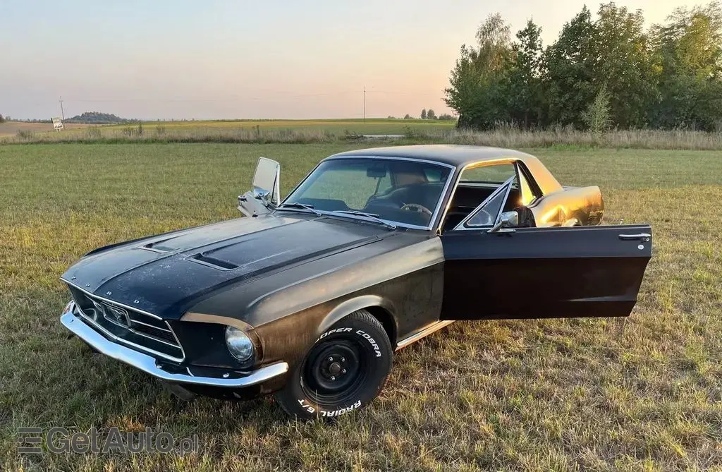 FORD Mustang 
