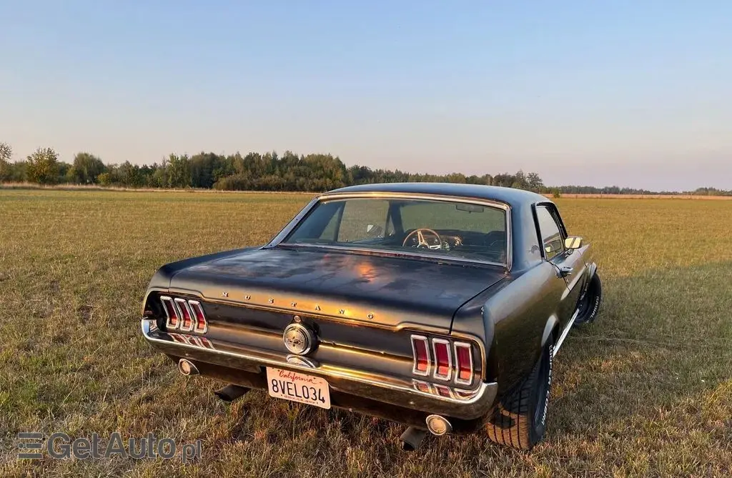 FORD Mustang 