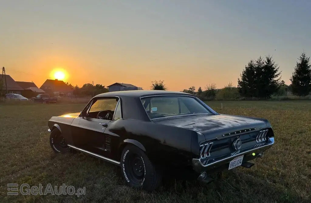 FORD Mustang 