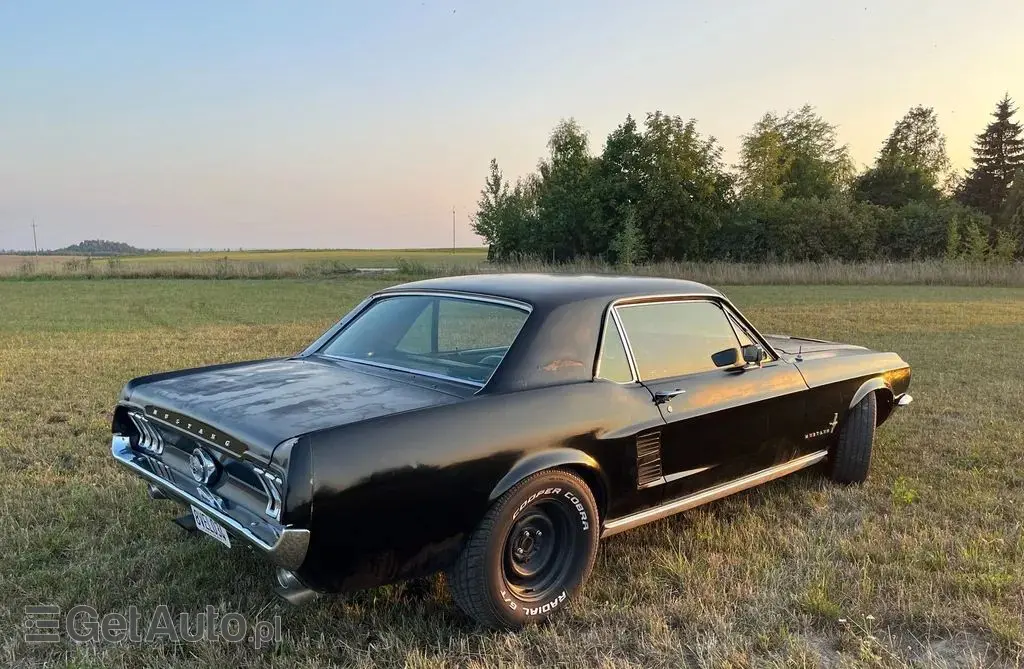 FORD Mustang 