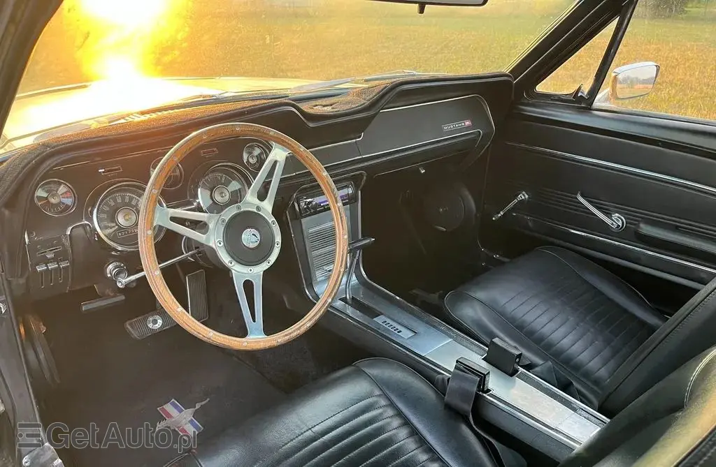 FORD Mustang 