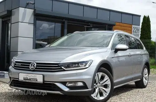 VOLKSWAGEN Passat Alltrack 