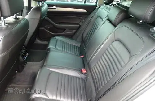 VOLKSWAGEN Passat Alltrack 