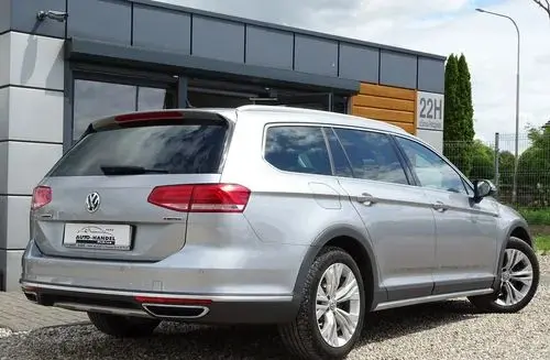 VOLKSWAGEN Passat Alltrack 