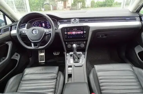 VOLKSWAGEN Passat Alltrack 