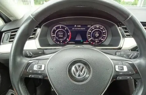 VOLKSWAGEN Passat Alltrack 