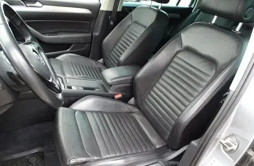 VOLKSWAGEN Passat Alltrack 