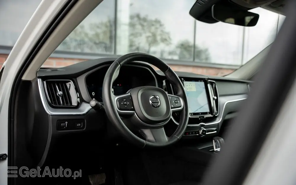 VOLVO XC 60 B4 D Geartronic Momentum Pro