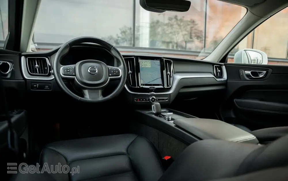 VOLVO XC 60 B4 D Geartronic Momentum Pro